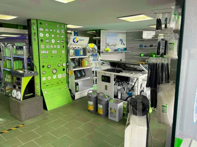 Boutique de Guy Électricien à Courbevoie, matériel électrique professionnel